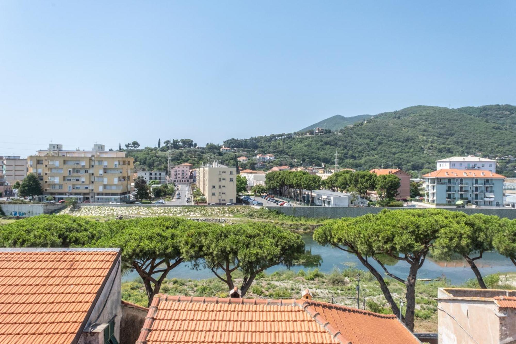 Palazzo Oddo Rental Rooms Albenga Exterior foto